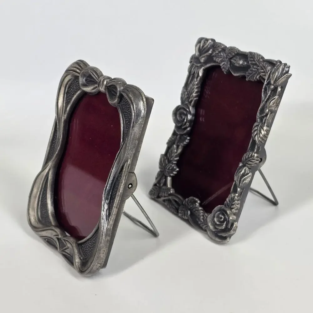 ORNATE SILVER‑TONE MINI FRAMES – VELVET LINED – VINTAGE DECORATIVE SET OF 2